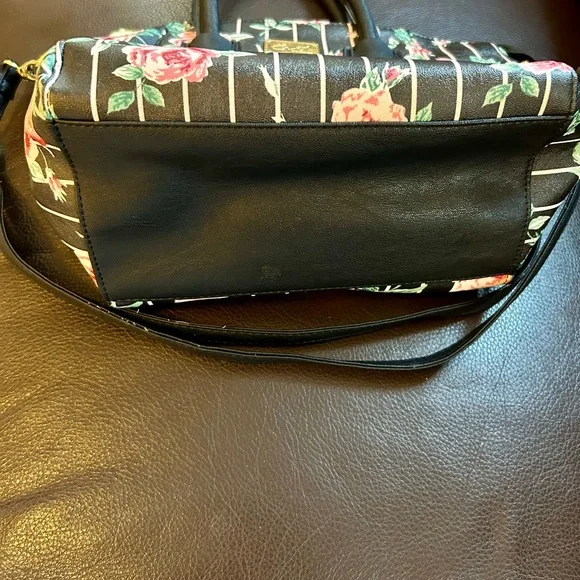 Betsey Johnson NWOT  Luv Betsey purse. - Picture 5 of 10